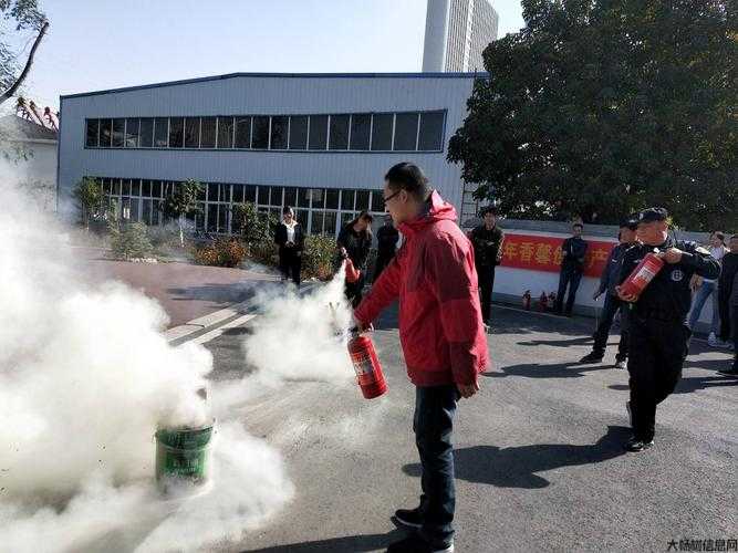 黑甲山金银路社区辖区物业公司开展消防安全知识培训及演练信息