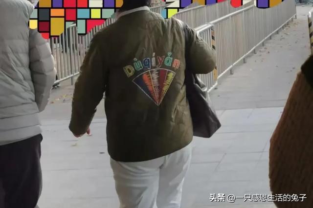 衣服下的那点事：承载记忆与表达自我的奇妙之旅! 第2张