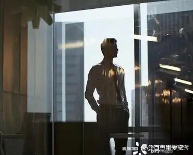 魔域私服外挂区别在哪？玩家必知这些危害，别再折腾